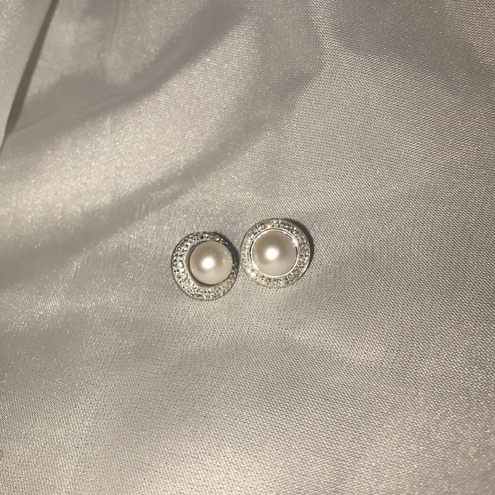 Gorgeous pearl earrings